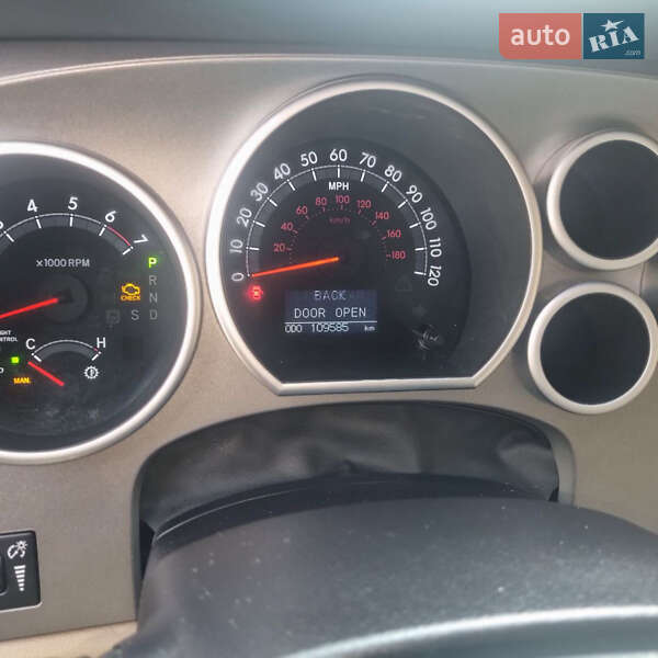 Внедорожник / Кроссовер Toyota Sequoia 2014 в Виннице