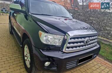 Внедорожник / Кроссовер Toyota Sequoia 2013 в Монастырище