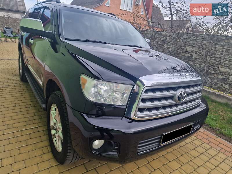Toyota Sequoia 2013