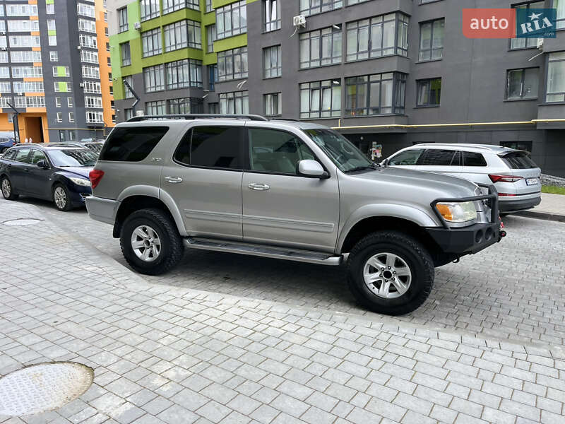 Внедорожник / Кроссовер Toyota Sequoia 2005 в 