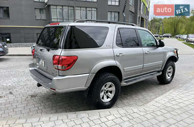 Внедорожник / Кроссовер Toyota Sequoia 2005 в 