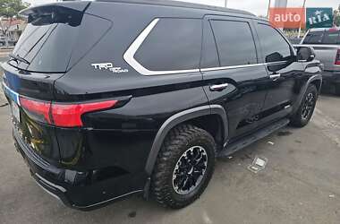 Внедорожник / Кроссовер Toyota Sequoia 2023 в 