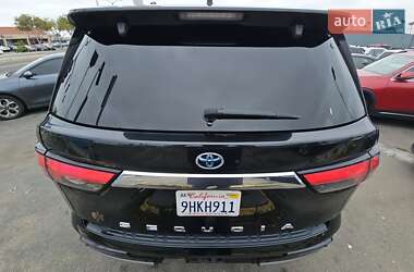 Внедорожник / Кроссовер Toyota Sequoia 2023 в 