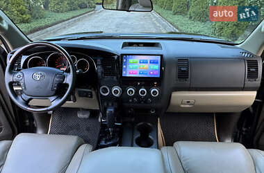 Позашляховик / Кросовер Toyota Sequoia 2008 в 