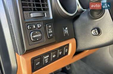 Внедорожник / Кроссовер Toyota Sequoia 2008 в 
