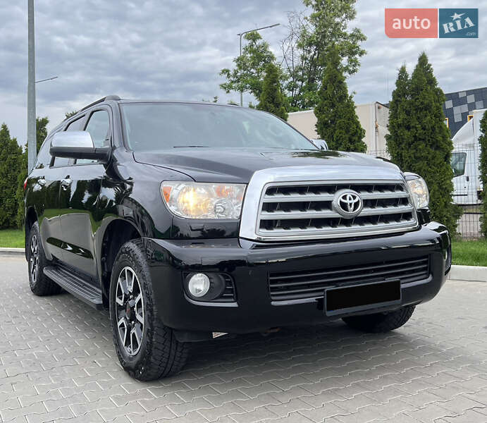 Внедорожник / Кроссовер Toyota Sequoia 2015 в Киеве