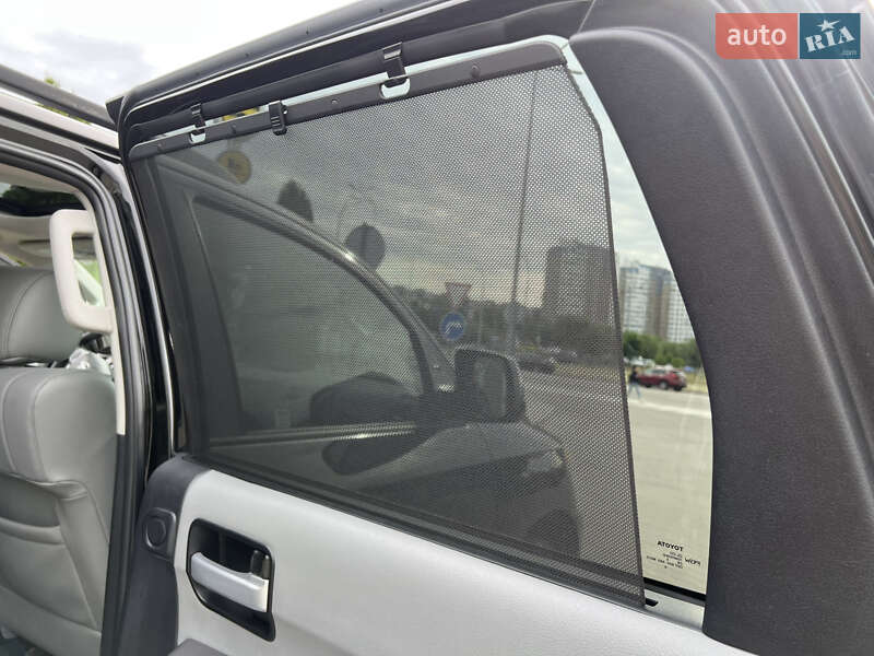 Внедорожник / Кроссовер Toyota Sequoia 2015 в Киеве