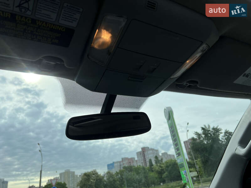 Внедорожник / Кроссовер Toyota Sequoia 2015 в Киеве