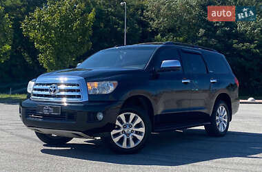 Позашляховик / Кросовер Toyota Sequoia 2016 в Львові