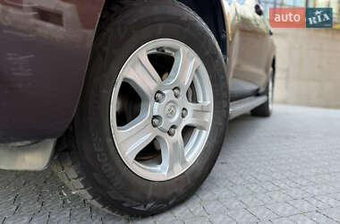 Внедорожник / Кроссовер Toyota Sequoia 2015 в 