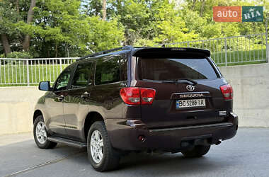 Внедорожник / Кроссовер Toyota Sequoia 2015 в 