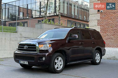 Внедорожник / Кроссовер Toyota Sequoia 2015 в 