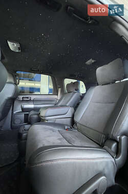 Позашляховик / Кросовер Toyota Sequoia 2021 в 