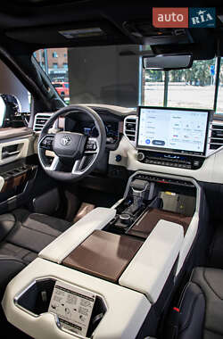 Внедорожник / Кроссовер Toyota Sequoia 2025 в 