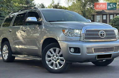 Внедорожник / Кроссовер Toyota Sequoia 2008 в 