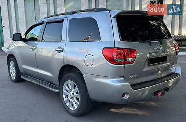Внедорожник / Кроссовер Toyota Sequoia 2008 в 