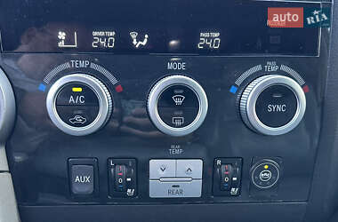 Внедорожник / Кроссовер Toyota Sequoia 2008 в 