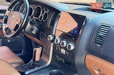 Внедорожник / Кроссовер Toyota Sequoia 2008 в 