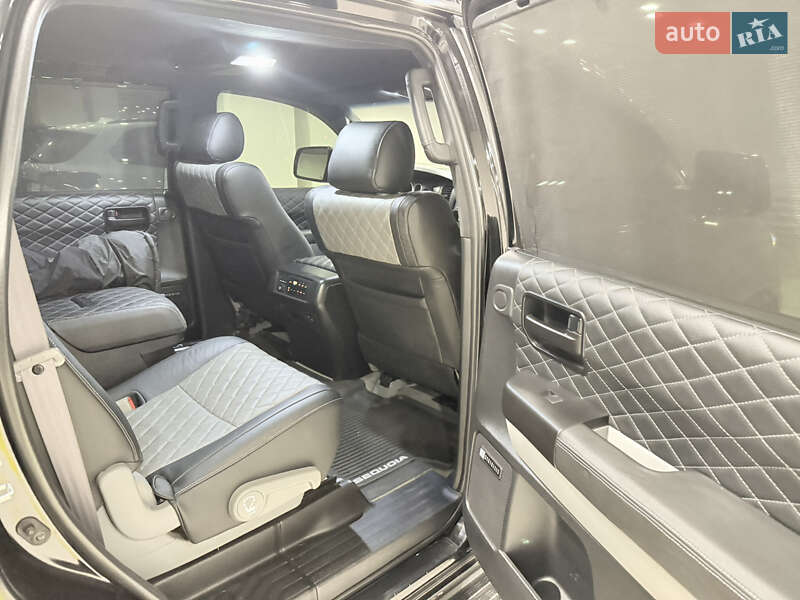 Внедорожник / Кроссовер Toyota Sequoia 2008 в Киеве