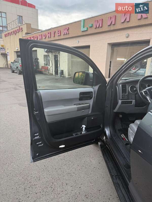 Внедорожник / Кроссовер Toyota Sequoia 2017 в Киеве фото 7 Внедорожник / Кроссовер Toyota Sequoia 2017 в Киеве