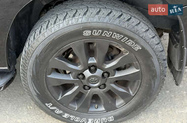 Внедорожник / Кроссовер Toyota Sequoia 2012 в 