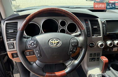 Внедорожник / Кроссовер Toyota Sequoia 2012 в 