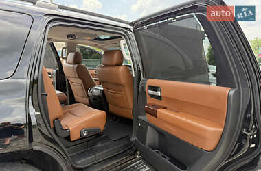 Внедорожник / Кроссовер Toyota Sequoia 2012 в 