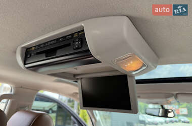 Внедорожник / Кроссовер Toyota Sequoia 2012 в 