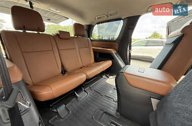 Внедорожник / Кроссовер Toyota Sequoia 2012 в 