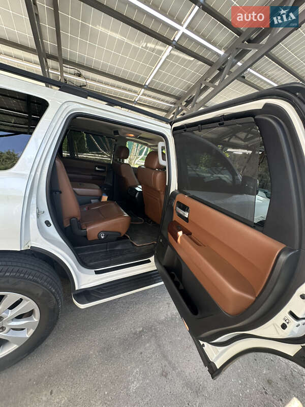 Внедорожник / Кроссовер Toyota Sequoia 2016 в Хмельницком фото 3 Внедорожник / Кроссовер Toyota Sequoia 2016 в Хмельницком