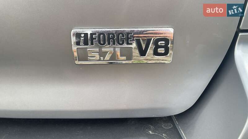 Внедорожник / Кроссовер Toyota Sequoia 2011 в Киеве