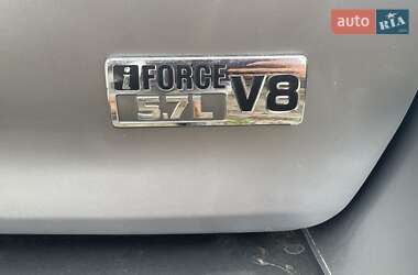 Внедорожник / Кроссовер Toyota Sequoia 2011 в 