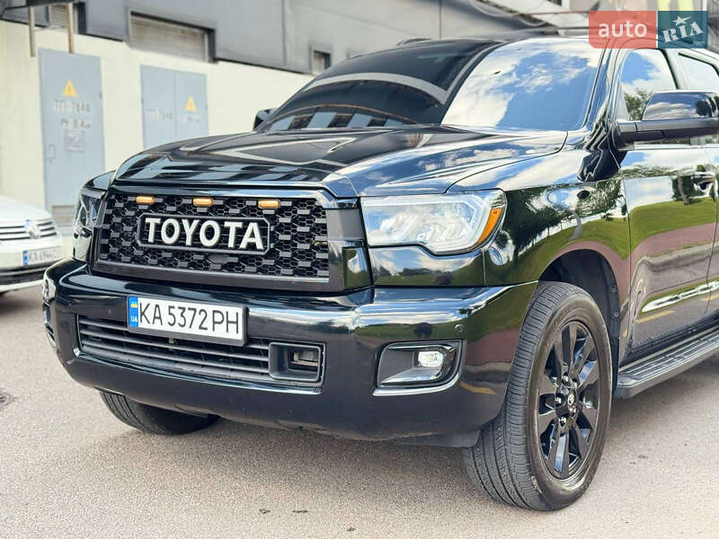 Позашляховик / Кросовер Toyota Sequoia 2010 в Києві