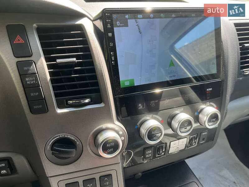 Внедорожник / Кроссовер Toyota Sequoia 2010 в Днепре