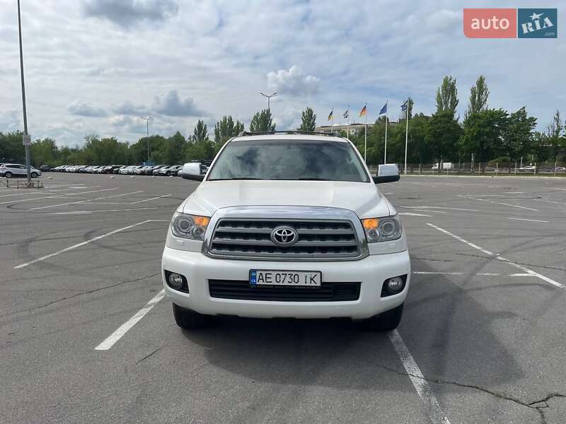 Внедорожник / Кроссовер Toyota Sequoia 2010 в Днепре