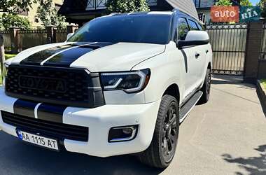 Внедорожник / Кроссовер Toyota Sequoia 2016 в 