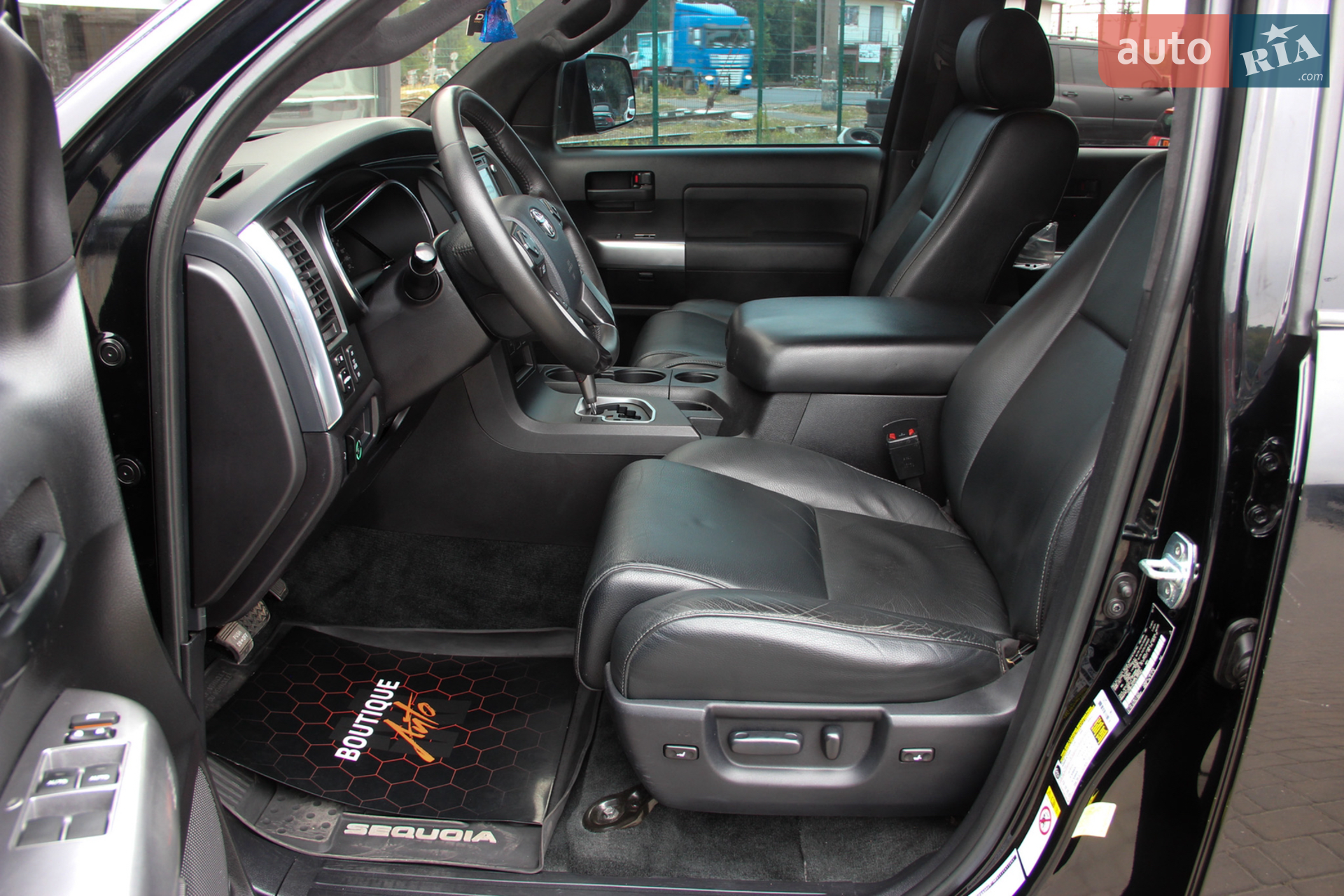 2017 Toyota Sequoia - мініатюра 31