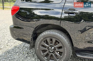Внедорожник / Кроссовер Toyota Sequoia 2012 в 