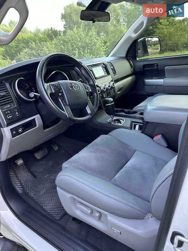 Внедорожник / Кроссовер Toyota Sequoia 2019 в Кременчуге