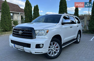 Внедорожник / Кроссовер Toyota Sequoia 2010 в Харькове