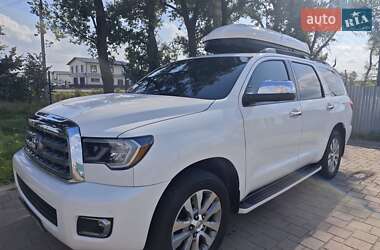 Позашляховик / Кросовер Toyota Sequoia 2015 в Києві