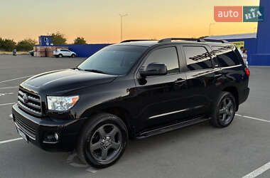 Внедорожник / Кроссовер Toyota Sequoia 2014 в Киеве