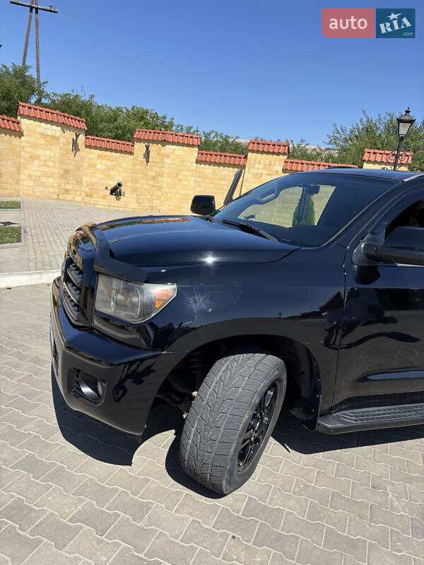 Toyota Sequoia 2012