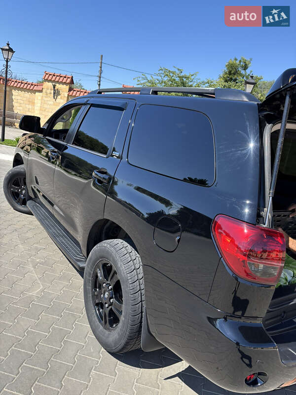 Внедорожник / Кроссовер Toyota Sequoia 2012 в Измаиле