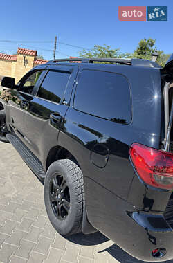 Внедорожник / Кроссовер Toyota Sequoia 2012 в 