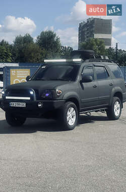 Внедорожник / Кроссовер Toyota Sequoia 2003 в 