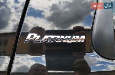 Внедорожник / Кроссовер Toyota Sequoia 2012 в 