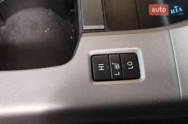 Внедорожник / Кроссовер Toyota Sequoia 2012 в 