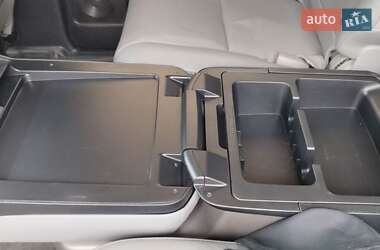 Внедорожник / Кроссовер Toyota Sequoia 2012 в 