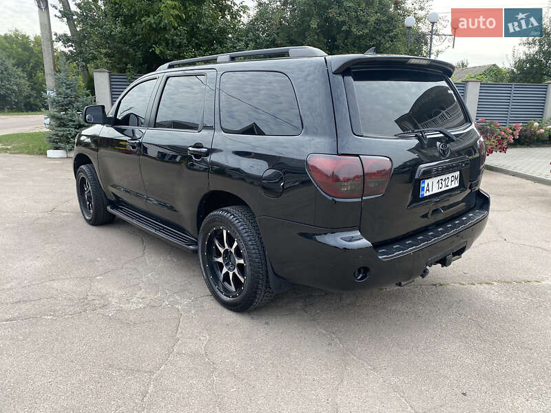 Позашляховик / Кросовер Toyota Sequoia 2012 в Києві